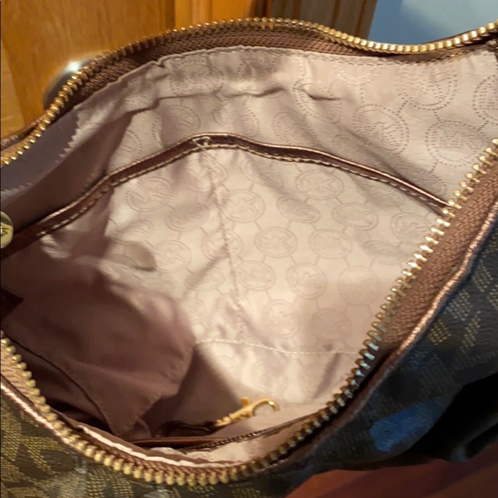 Michael Kors small signature hobo bag - Picture 8 of 9